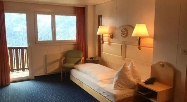 Одноместный номер Standard с балконом Hotel Bellevue - Traditional Swiss Hideaway
