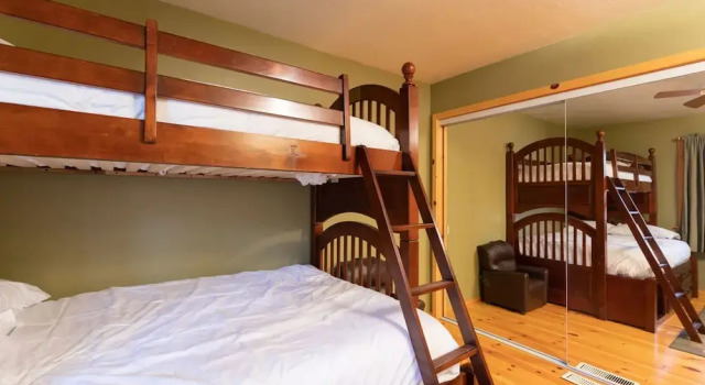 Chateau Shay-1809 by Big Bear Vacations, Rezerwuj Dom wakacyjny Big Bear Lake Stany Zjednoczone