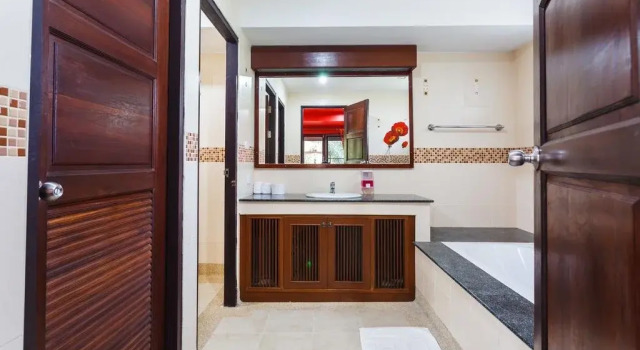 Pailin Villa Phuket, Забронировать Вилла Бухта Чалонг остров Пхукет