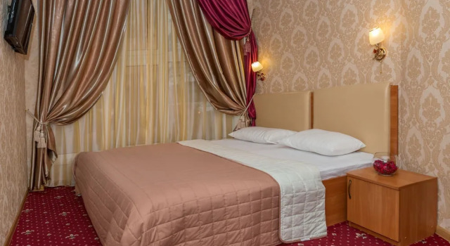 Двухместный номер Premium с балконом Shine Hotel
