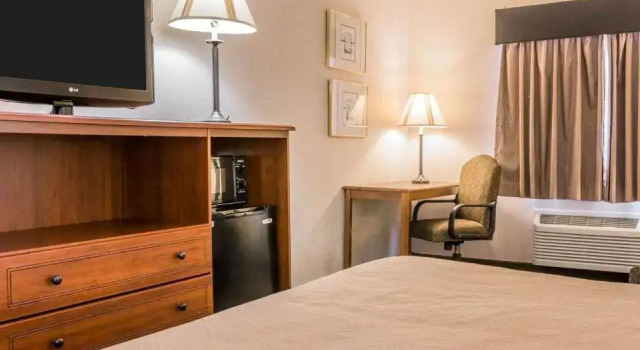Номер Standard Quality Inn Grand Rapids North
