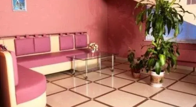 Tsunami Hotel, Buchen Sie Hotel Ivano-Frankivsʼk Iwano-Frankiwsk