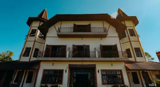 Chateau Palace Hotel, Забронировать Отель Сан-Лоренсу Минас-Жерайс