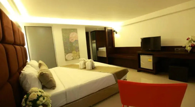 Полулюкс The Bangkok Major Suite