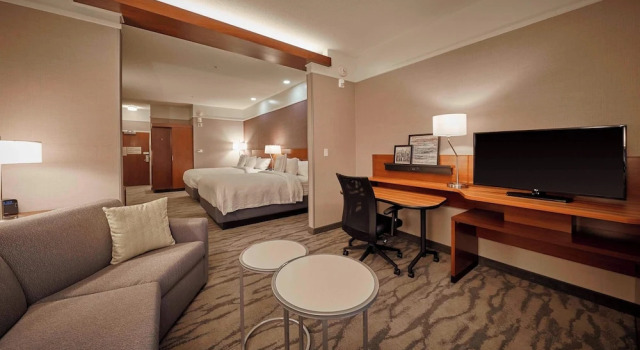 Четырёхместный люкс Executive Fairfield Inn & Suites by Marriott Grand Mound Centralia