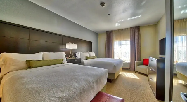 Четырёхместный люкс c 1 комнатой Staybridge Suites Lubbock South by IHG
