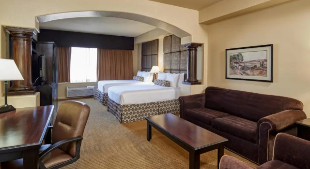 Четырёхместный люкс Radisson Hotel El Paso Airport