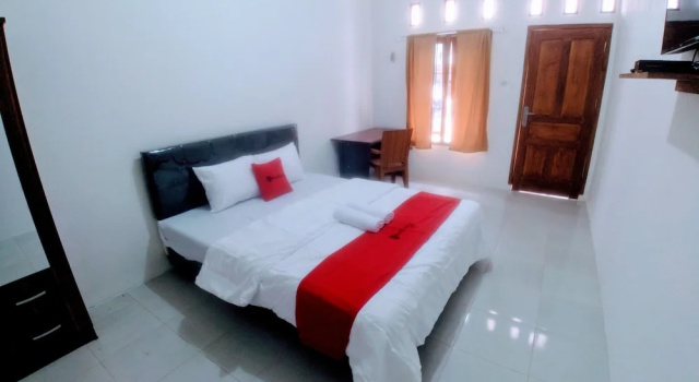 RedDoorz near Exit Toll Jatiwarna 2