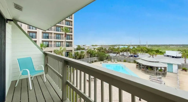 Апартаменты Beach Walk 18 - Newly updated, Just across the street from the Beach!