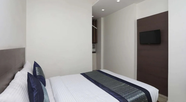 Двухместный номер Deluxe OYO 12519 Hotel Sun Palace