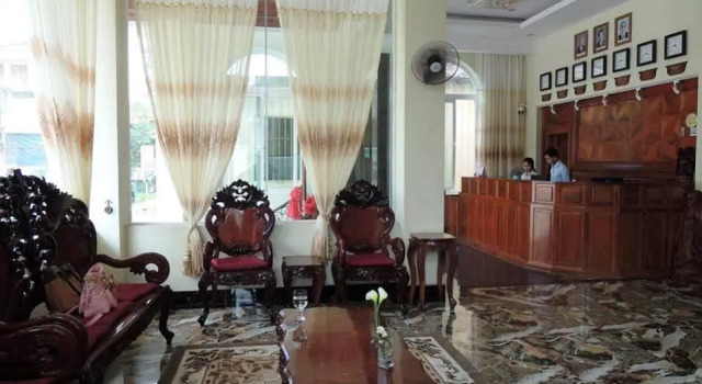 Grand Sompovmeas Hotel, Buchen Sie Hotel Hotels in Kandal mit Parkplatz, Parkplätze