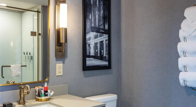 Четырёхместный номер Deluxe The Yorktowne Hotel, Tapestry Collection by Hilton