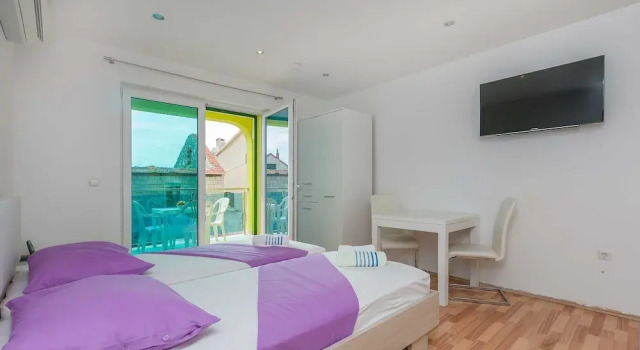 Студия с балконом Apartments Road star