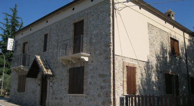 Le Pietre Ricce B&B, Prenota Bed & breakfast Roccamontepiano 