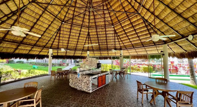 Апартаменты с 2 комнатами Beachfront 2 bedroom Condo in Playa Royale Resort, Nuevo Vallarta