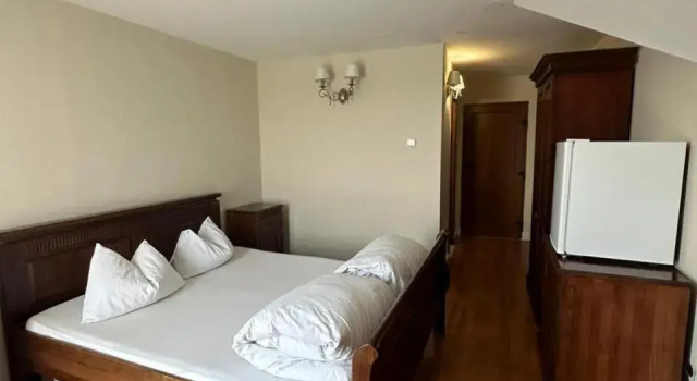 Route 79, Varaa Hotelli Oradea 