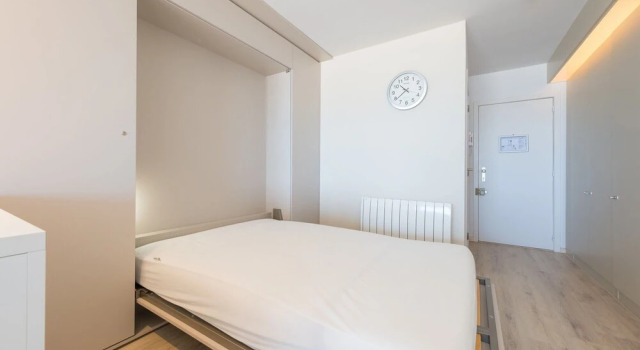 Studio on the 4th Floor With sea View, Rezerwuj Hotel Hotele w Bruksela z parkingiem, Parking