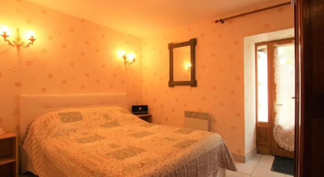 Ferme rénovée avec jardin, garage et wifi gratuit à Chamalières-sur-Loire - FR-1-582-1, Prenota Hotel Hotel a Alvernia con parcheggio, Parcheggio