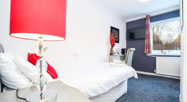 mySTAYINN Strathblane House, Забронировать Отель Отели Инвернесс с парковкой, рядом с Природный заповедник Меркинч, Парковка
