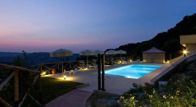 Villa Torre, Rezervovat Vila Ripatransone 
