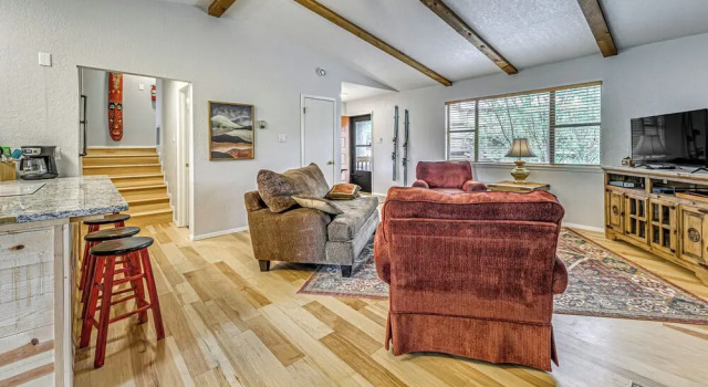 4 Mi to Dtwn: Cozy Family Condo in Ruidoso!