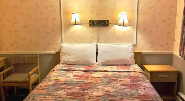 Adams Motel