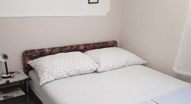 Room Makaj - 80 m from the beach : R1 Cove Basina (Jelsa), Island Hvar, Prenota Appartamento Basina 