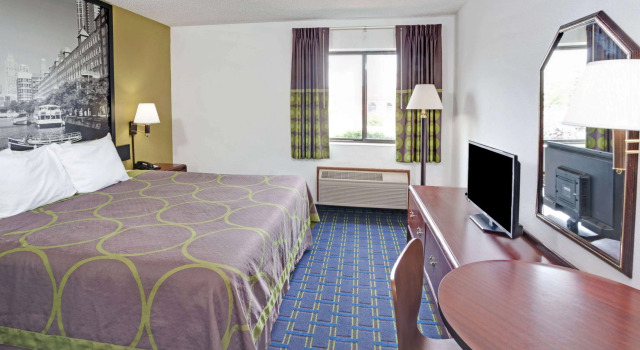 Super 8 Monee, Book Hotel Hoteller i Monee med parkering, Parkering