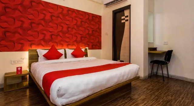 Hotel Emerald Park By OYO Rooms