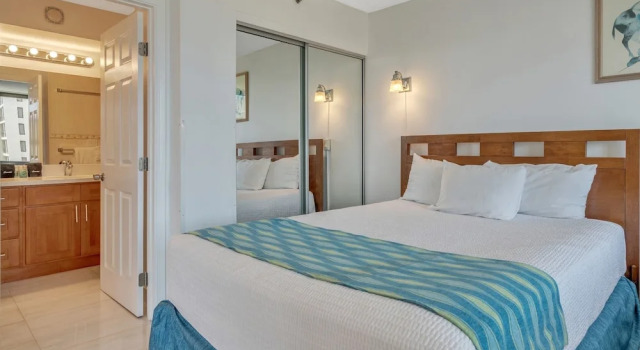 Gorgeous High Rise Waikiki Condo with Ocean and Diamond Head Views, Забронировать Апартаменты/квартира Апартаменты Гонолулу, рядом с Royal Hawaiian Theater Legends in Concert Waikiki, Апартаменты/квартира