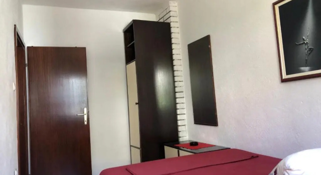 Апартаменты с 2 комнатами с балконом и с видом на море Apartments Kale Center