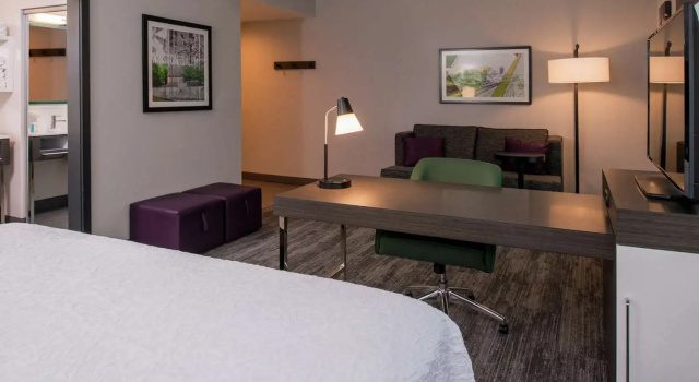 Номер Standard Hampton Inn & Suites Winston-Salem Downtown