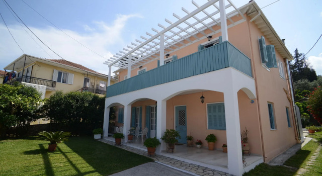 Tsonas Apartments
