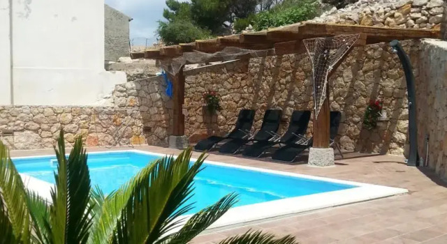 Holiday Home Počitniška hiža, Prenota Appartamento Hotel a Kvarner con piscina, Piscina