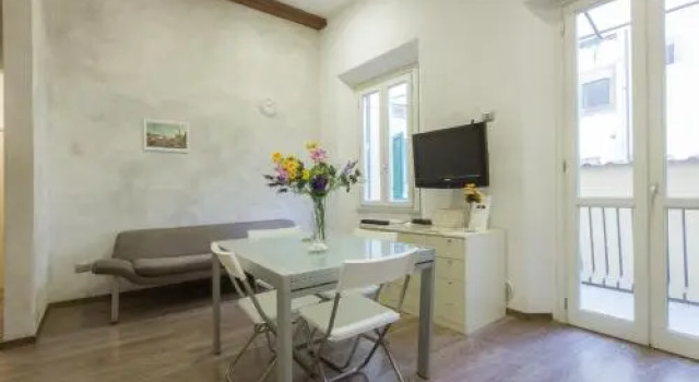 Pitti Two Bedroom Apartment, Забронировать Апартаменты/квартира Апартаменты Флоренции, рядом с Площадь Кафедрального собора, Апартаменты/квартира