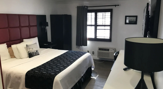 Legend Hotel Hollywood