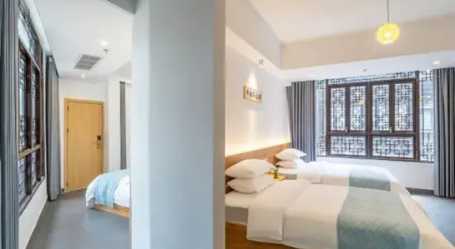 Люкс Sulu Lotus Junzi Pavilion Hotel (Fenghuang Ancient City Yunqiao Branch)