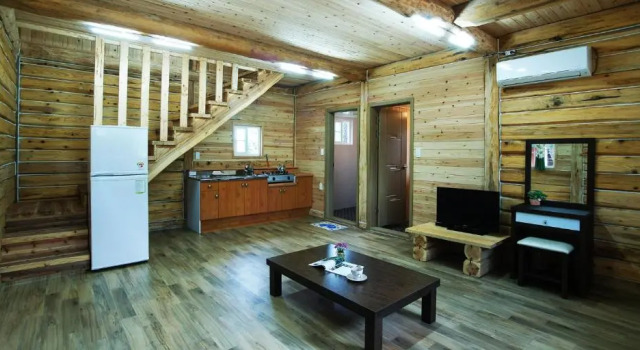 Студия Jejujoa Log Pension