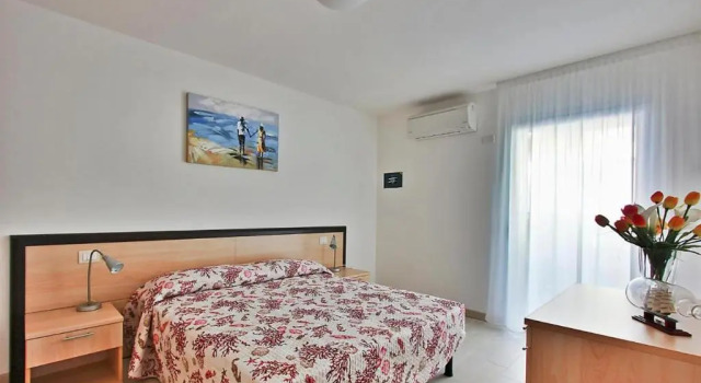 Апартаменты Elegant Residenza Monica 2 Two Bedroom C6 Sleeps 6