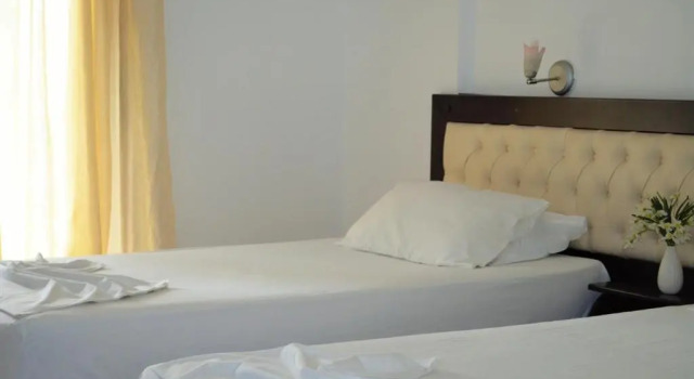 Standardowy dwuosobowy pokój i balkonem JB Hotel