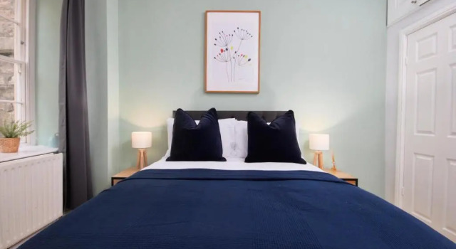Wonderful Apartment in Bath wGarden - Sleeps 8, Varaa Huoneisto Asunnot kohteessa Merseyside, Huoneisto