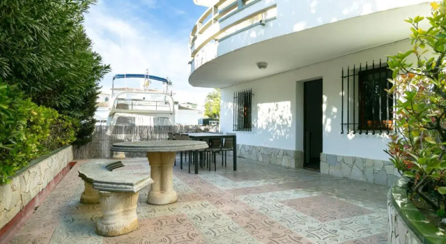 Коттедж с 3 комнатами CARGOLS DE MAR