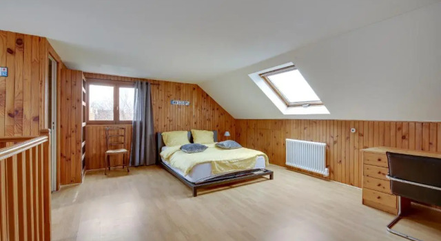 Chic house with babyfoot and gym, Book Hotel  