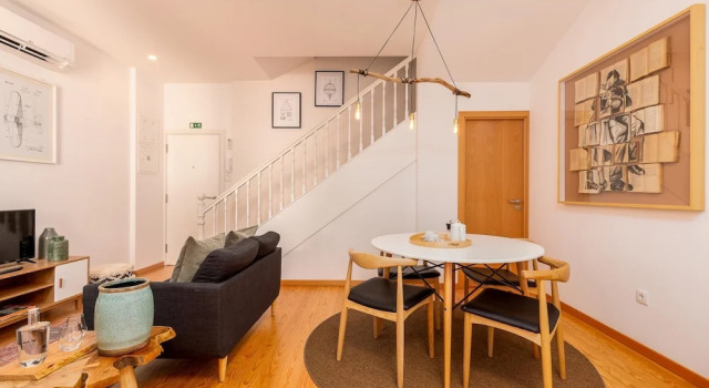 Cosy 6 in Oporto With 2 Bedrooms and 2 Bathrooms, Забронировать Апартаменты/квартира Cedofeita / Santo Ildefonso / Se / Miragaia / Sao Nicolau e Vitoria Порту, рядом с Театр Coliseu do Porto