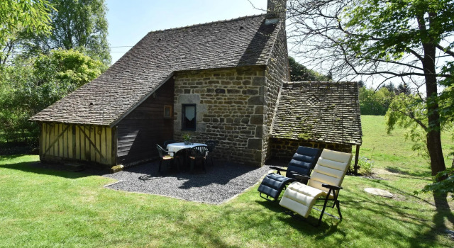 Cozy Holiday Home in Ceauce near Lake, Забронировать Отель Отели Orne 3 звезды, 3*