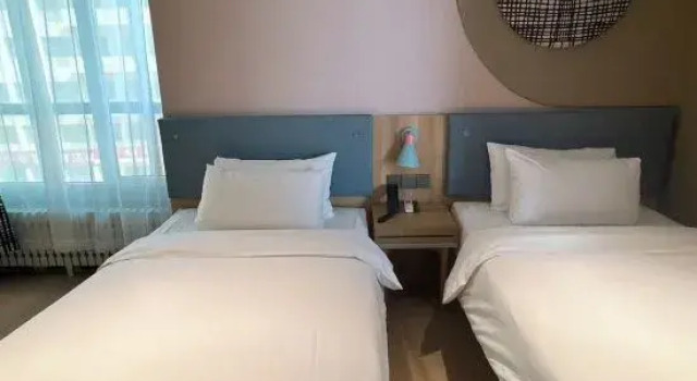 Люкс Homeinn · neo (Ulanqab Jining South Station Central Square)