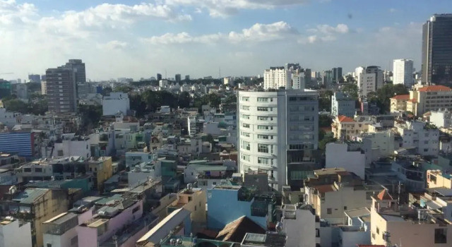 Апартаменты Chillax Apartment - Cozy 3-Bedroom City View Home at Tower, District 1