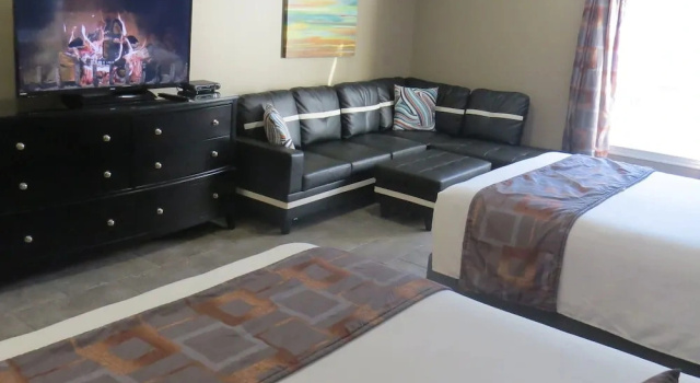 Четырёхместный семейный номер Standard Dockside Suites
