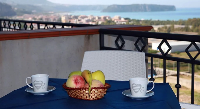 Camera quadrupla Standard con balcone e con vista mare B&B Torre Nave