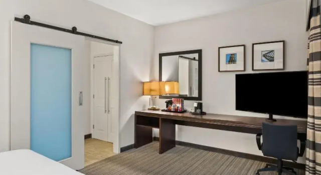 Люкс Deluxe Sonesta Hotel Baltimore Inner Harbor